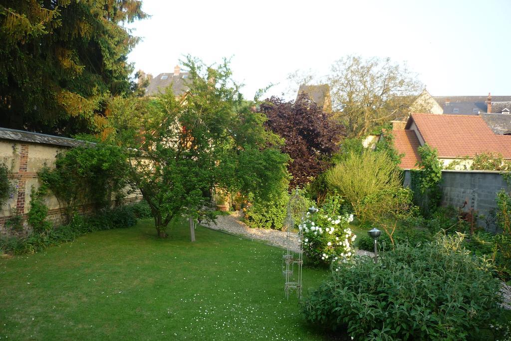 Au Fond Du Jardin Maison D'Hotes Hotel Saint-Saens Exterior photo