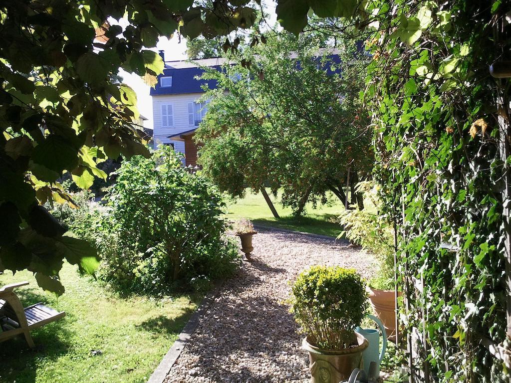 Au Fond Du Jardin Maison D'Hotes Hotel Saint-Saens Room photo