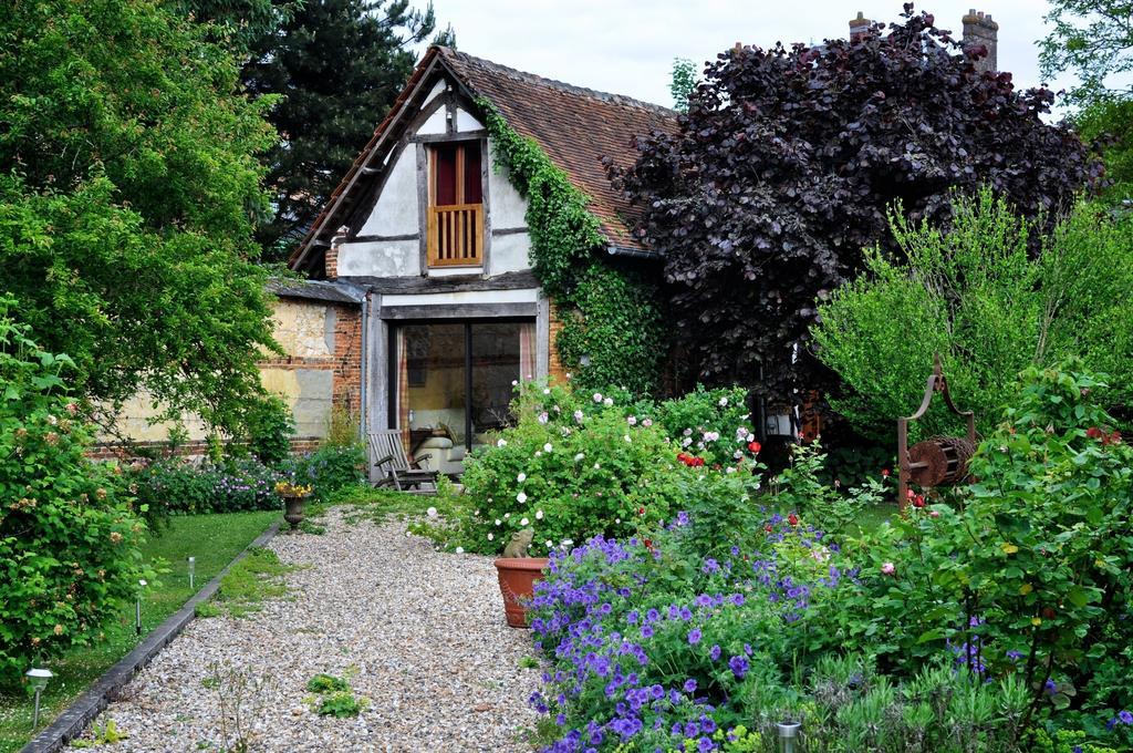Au Fond Du Jardin Maison D'Hotes Saint-Saens Exterior photo